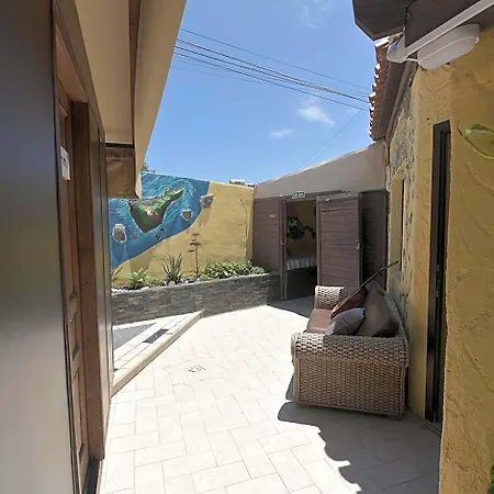 Amigos Nest גרנדילה דה אבונה