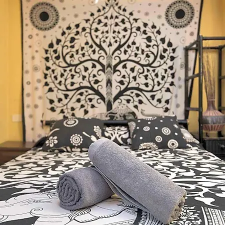 מלון Amigos Nest גרנדילה דה אבונה