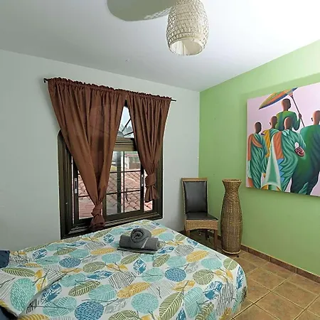 Amigos Nest מלון גרנדילה דה אבונה